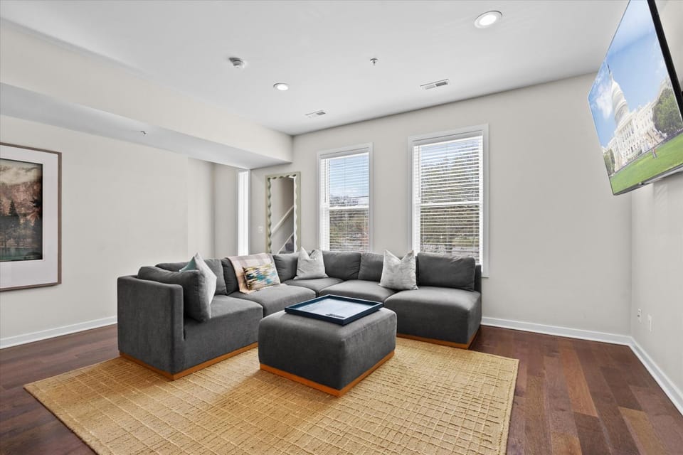 TV and multimedia, Living room, Seating area