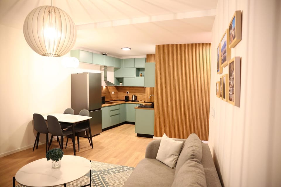 Kitchen or kitchenette, Living room, Seating area, Dining area, minibar, stove
