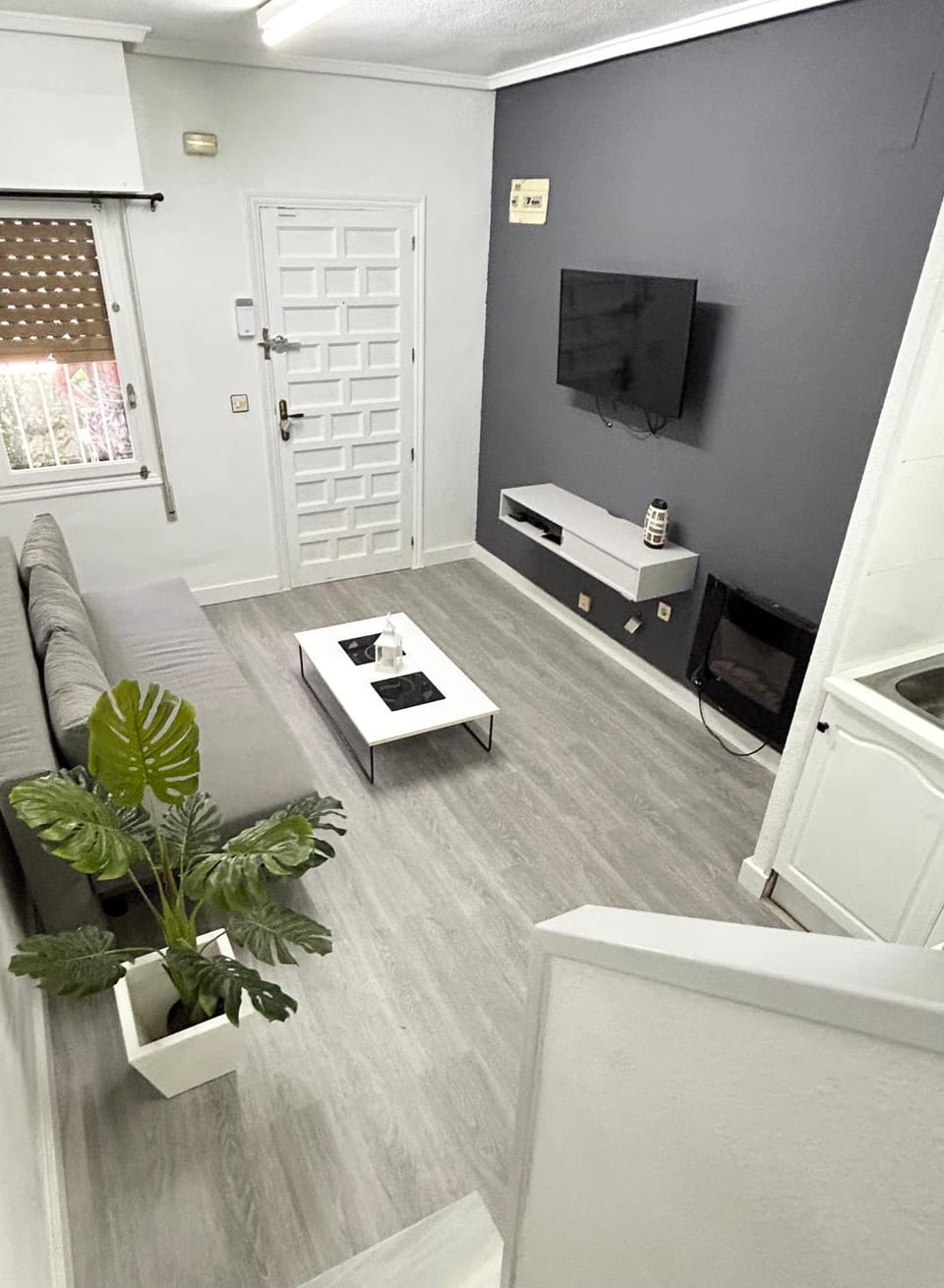 Communal lounge/ TV room