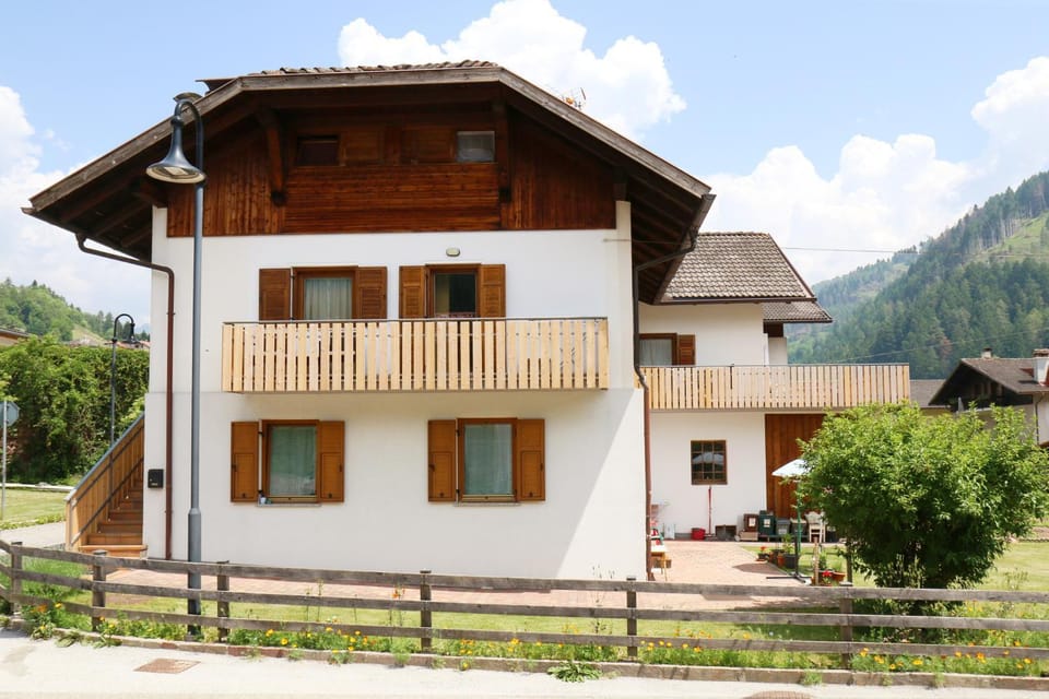 Property building, Balcony/Terrace
