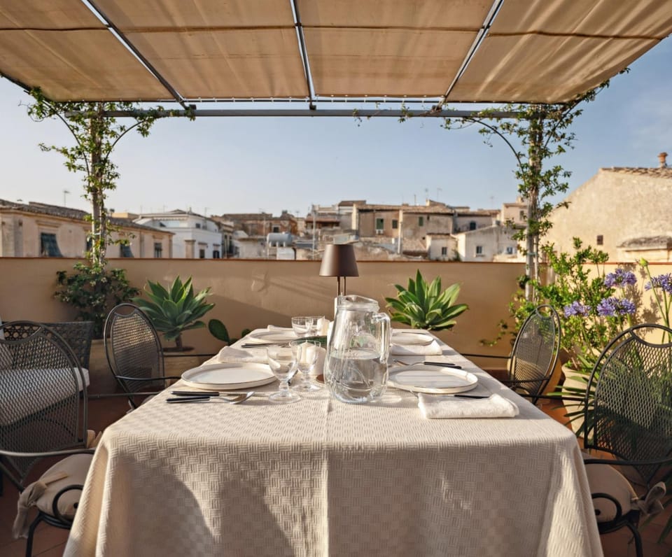 Balcony/Terrace, Floor plan, Dining area, City view