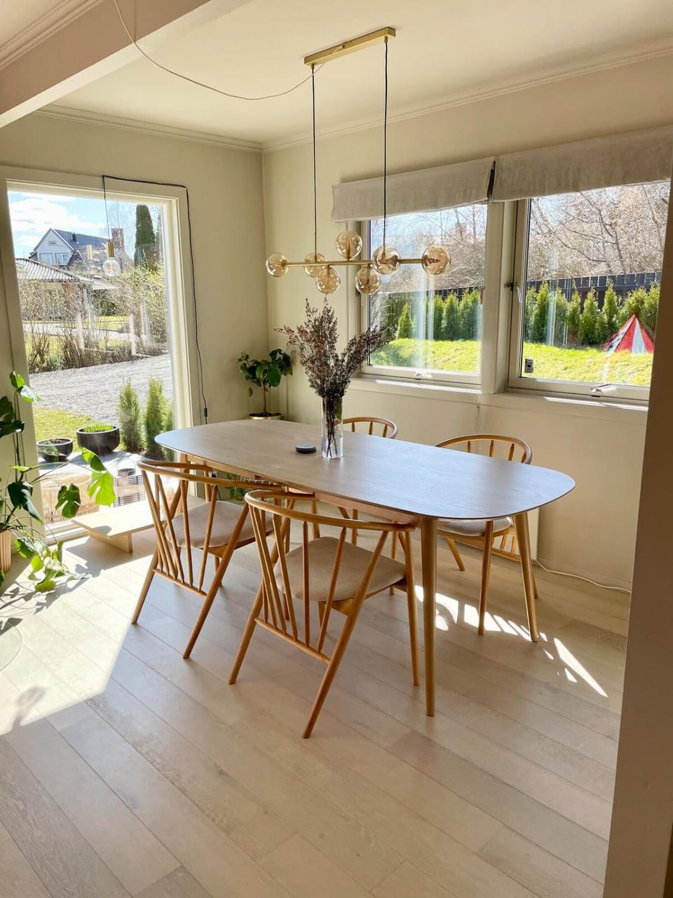 Day, Living room, Dining area