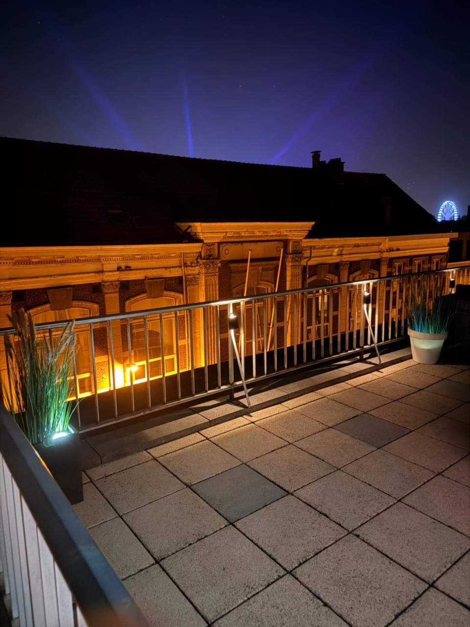 TML 500m - Luxury Penthouse with 2 Balconies Apartment in Flanders