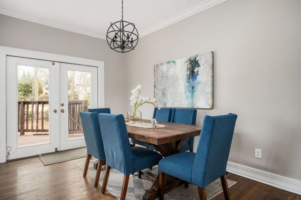 NEW!! MCM Retreat in Downtown Decatur House in Decatur