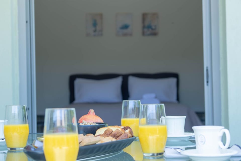 Seating area, Breakfast, Drinks