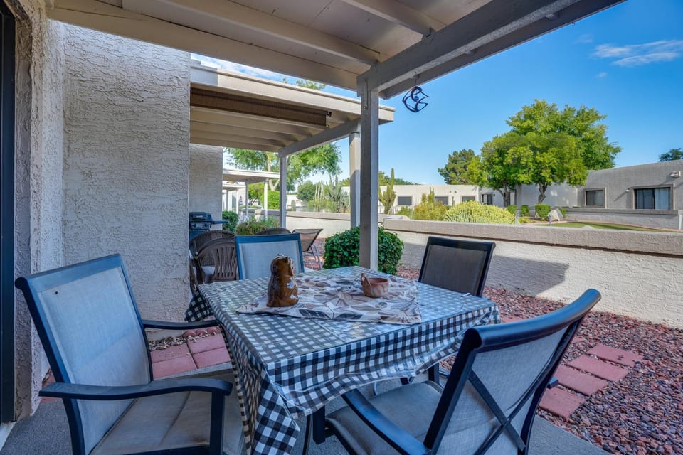 Patio + Pool Access: Golf Getaway in Peoria House in Sun City