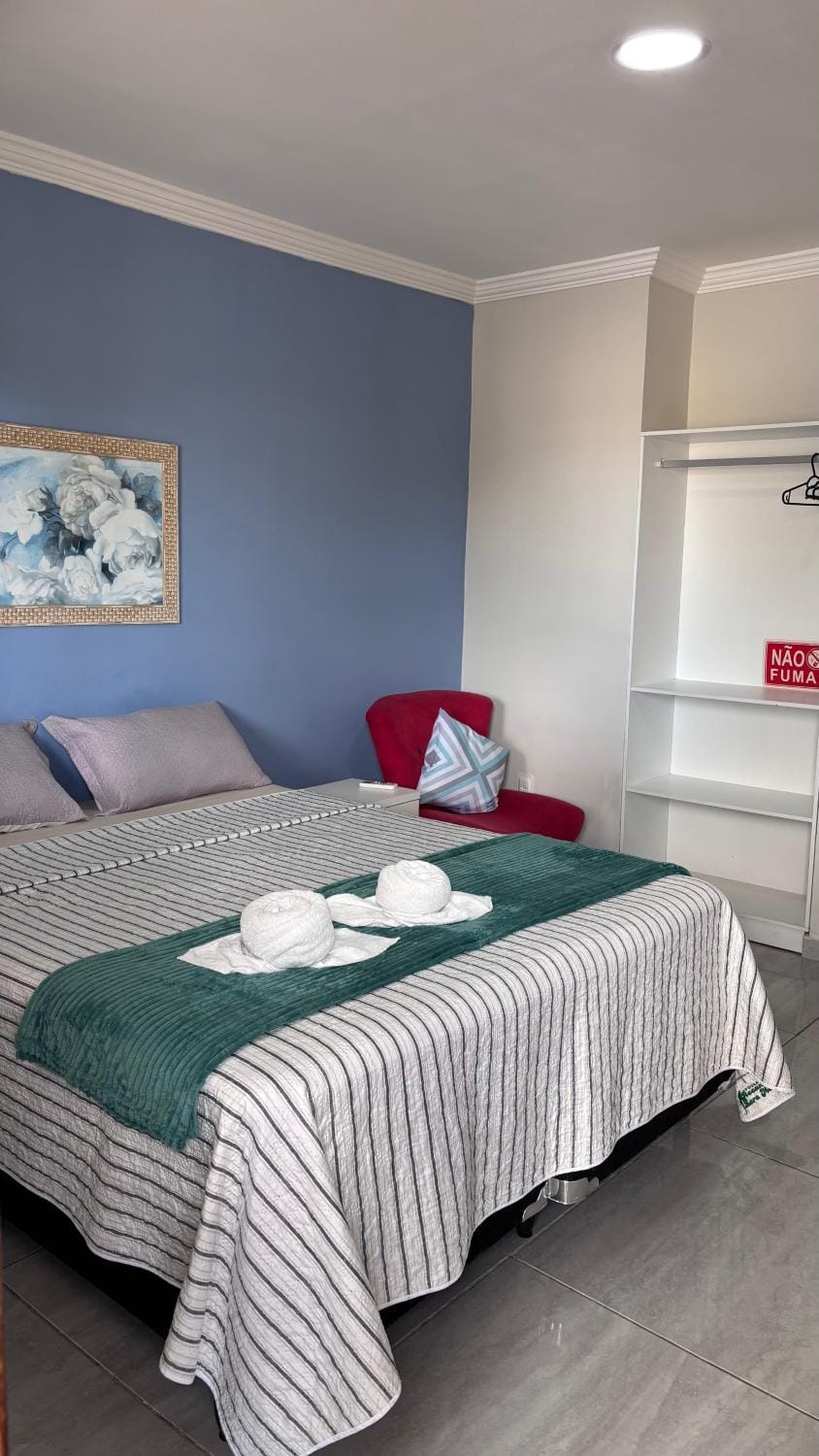 Photo of the whole room, Bedroom, towels
