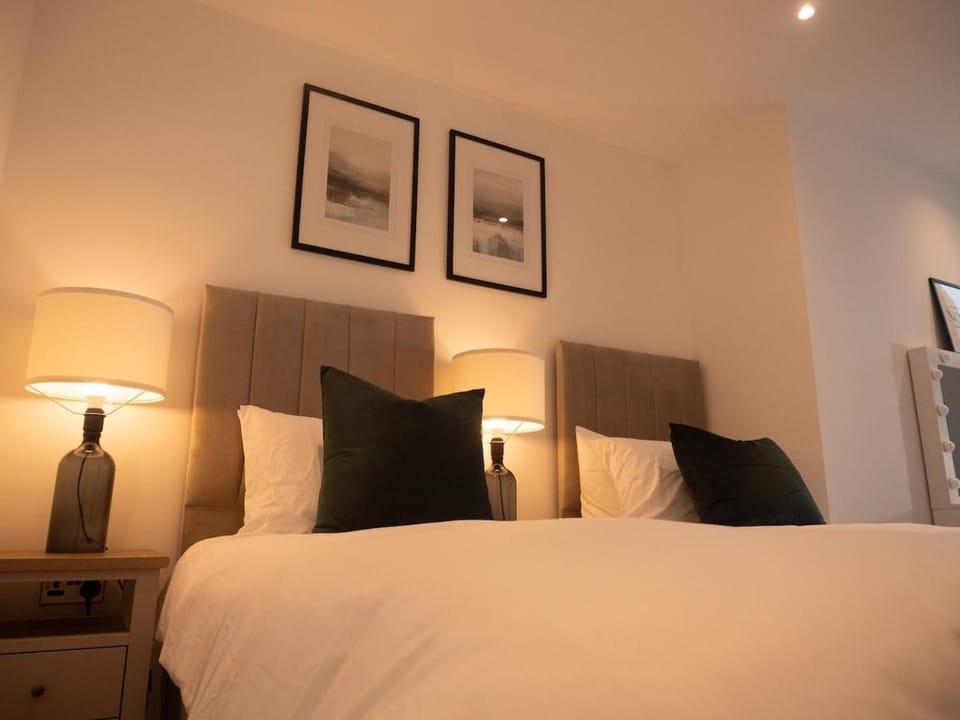 Luxury 2BR - Manchester Central Apartment in Salford