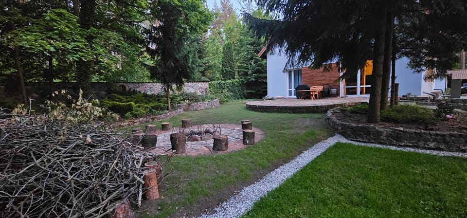 Property building, Natural landscape, BBQ facilities, Garden, Balcony/Terrace, Garden view
