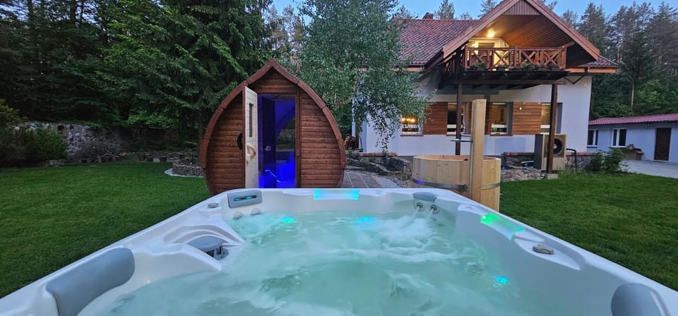 Property building, Garden, Hot Tub, Sauna, Balcony/Terrace, Spa and wellness centre/facilities, Garden view