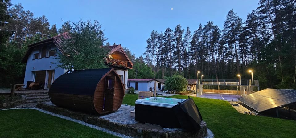 Property building, Patio, Natural landscape, Garden, Hot Tub, Sauna, Balcony/Terrace, Spa and wellness centre/facilities, Other, Tennis court