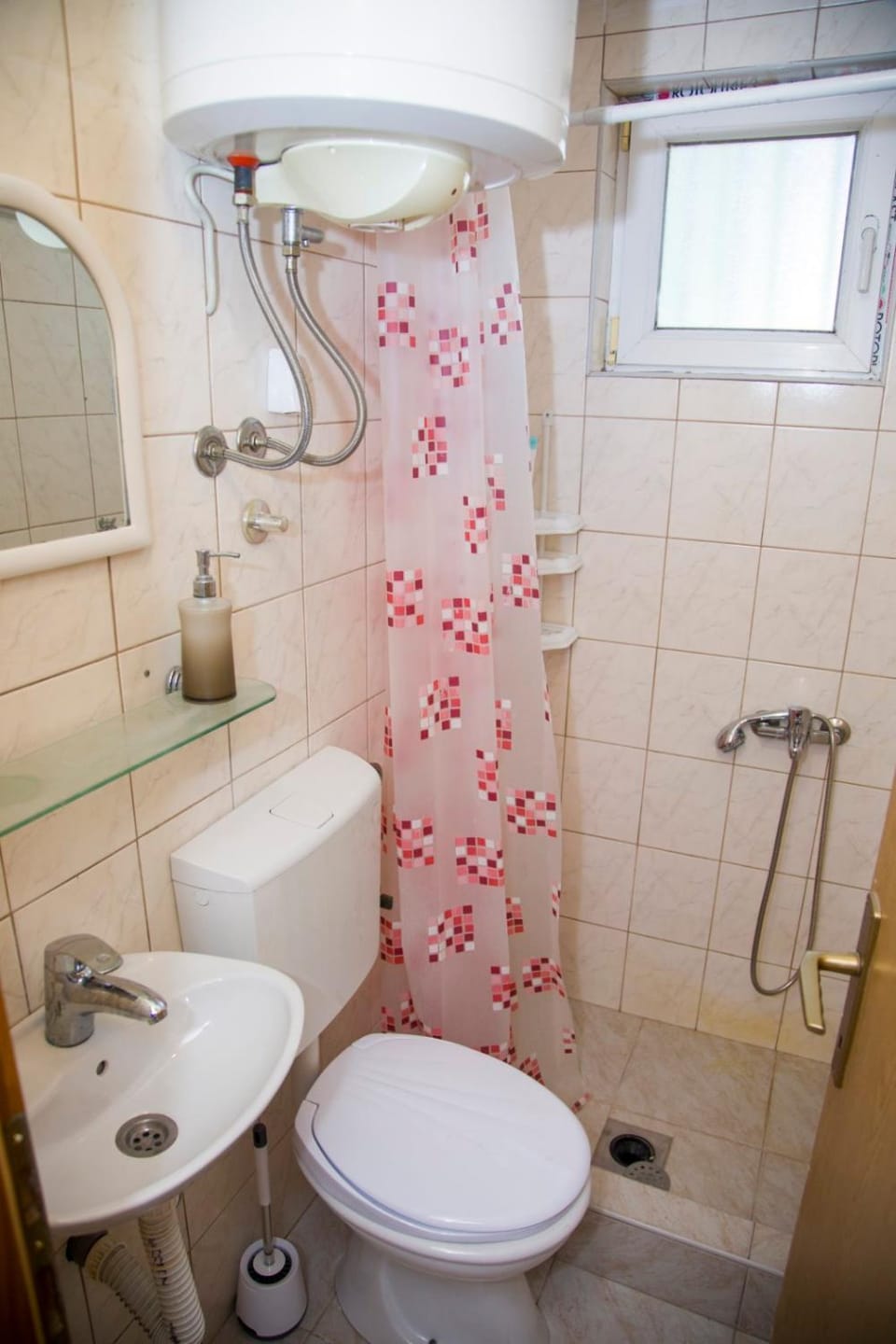 Shower, Toilet, Bathroom, towels
