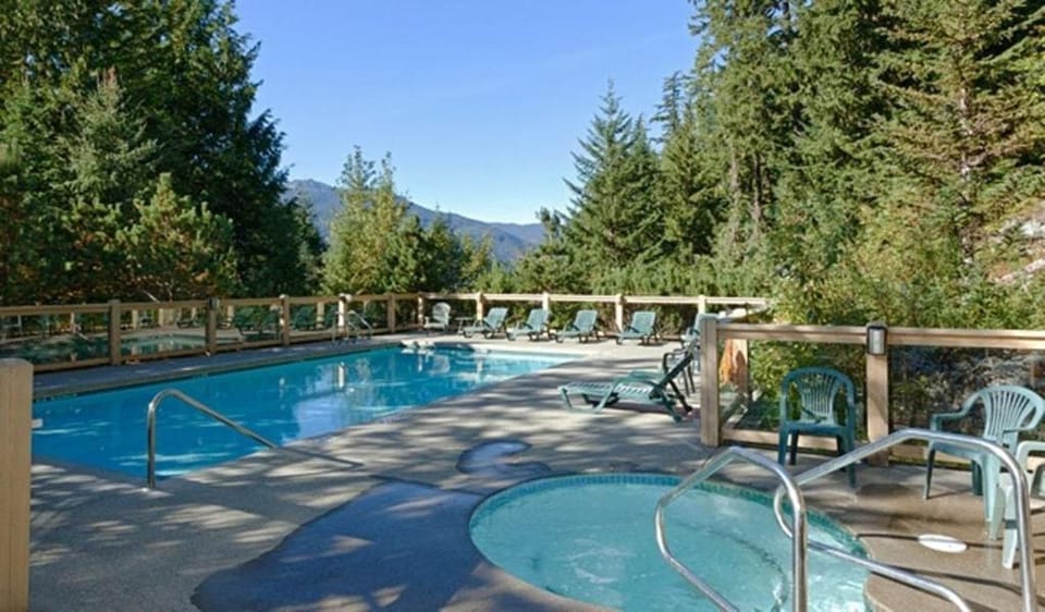 Hot Tub, Swimming pool
