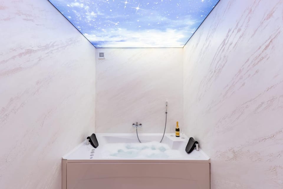 Hot Tub, Hot Tub, Spa and wellness centre/facilities