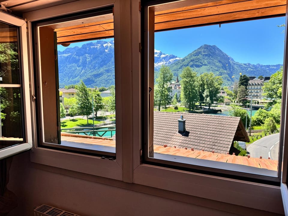 River 4-Kissed Retreat with Iconic Jungfraujoch View Apartment in Interlaken