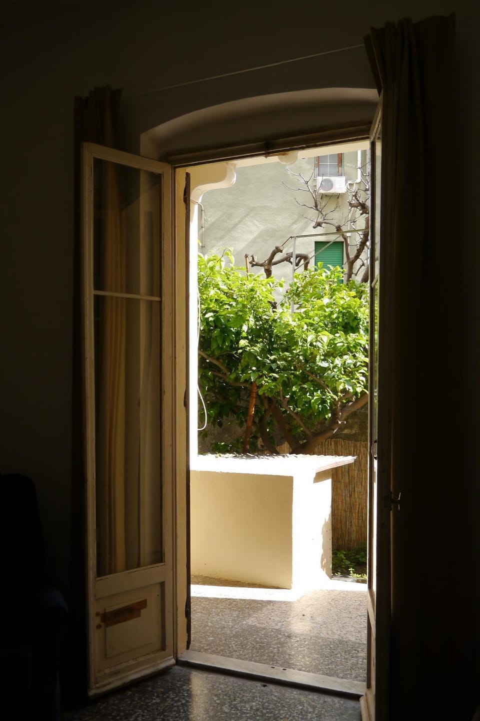 Paradiso Garden Apartment in Genoa