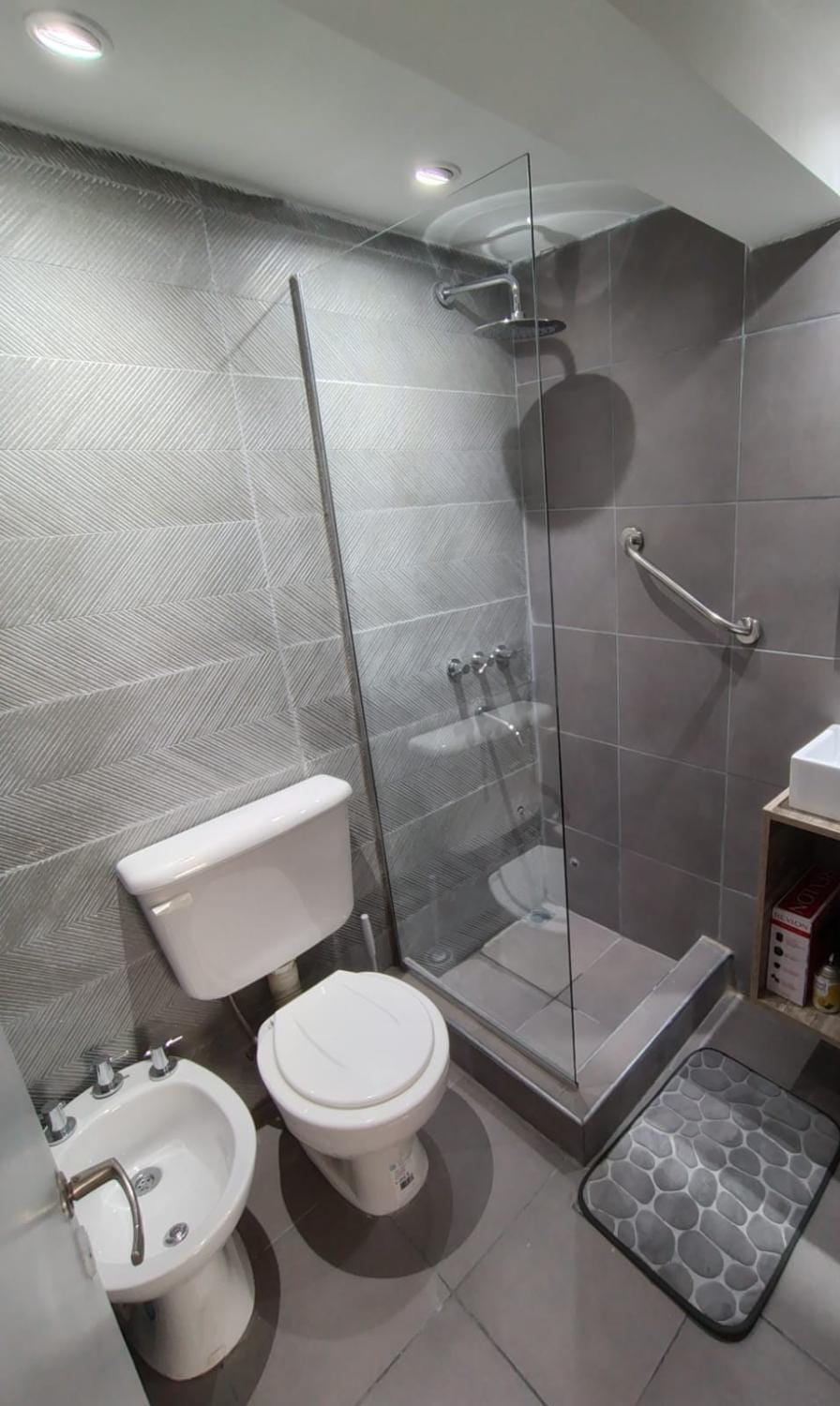 Shower, Toilet, Bathroom, bidet, towels