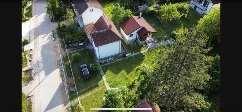 Property building, Bird's eye view, Garden view, Street view