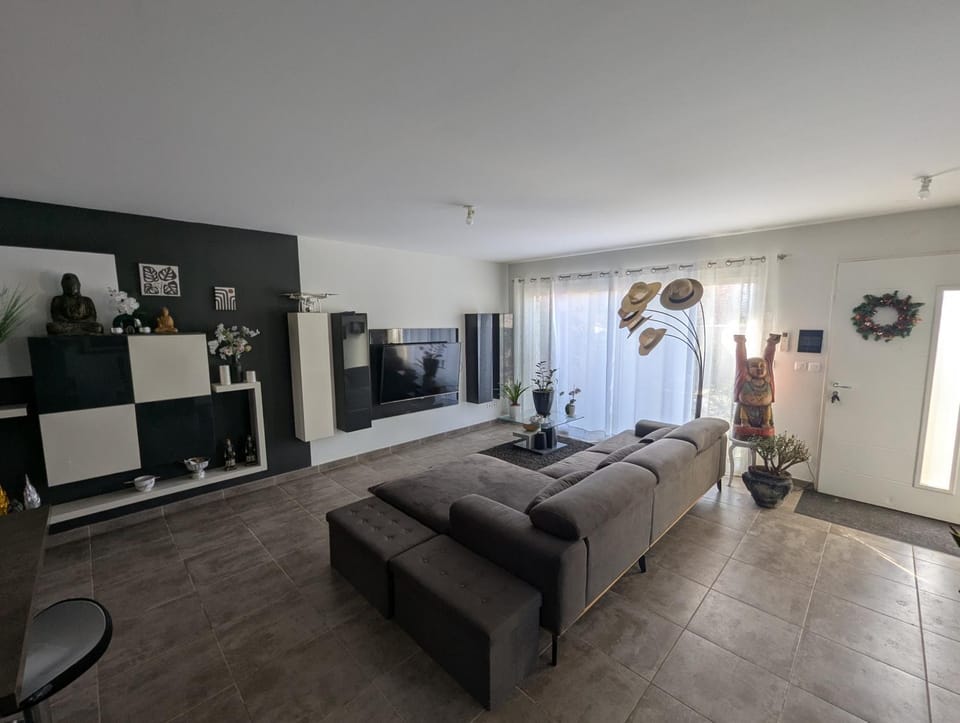 La Maison du Soleil & du Calme Centre-ville à Pied Parking Privé à Nîmes ! Villa in Nimes