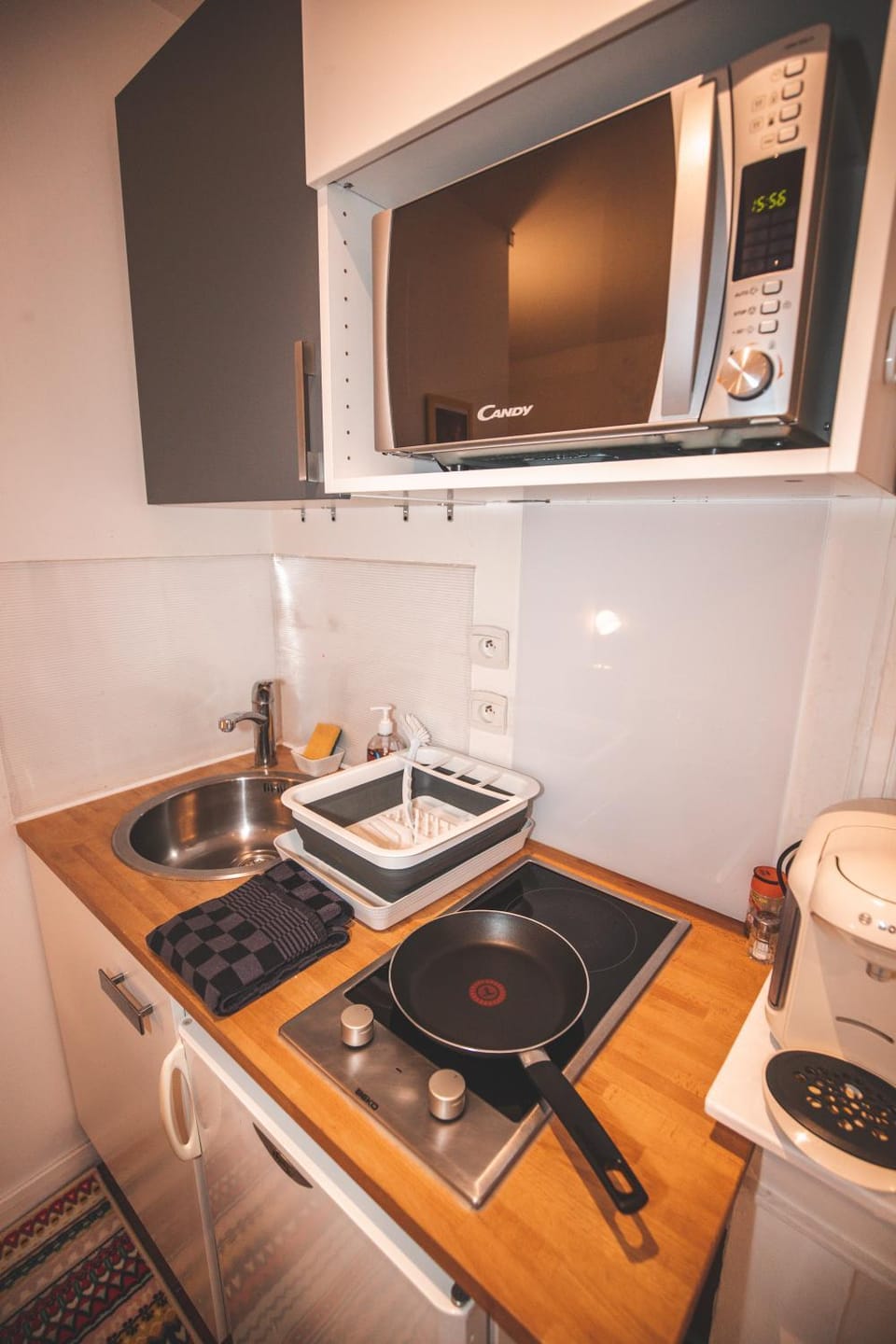 Kitchen or kitchenette, stove
