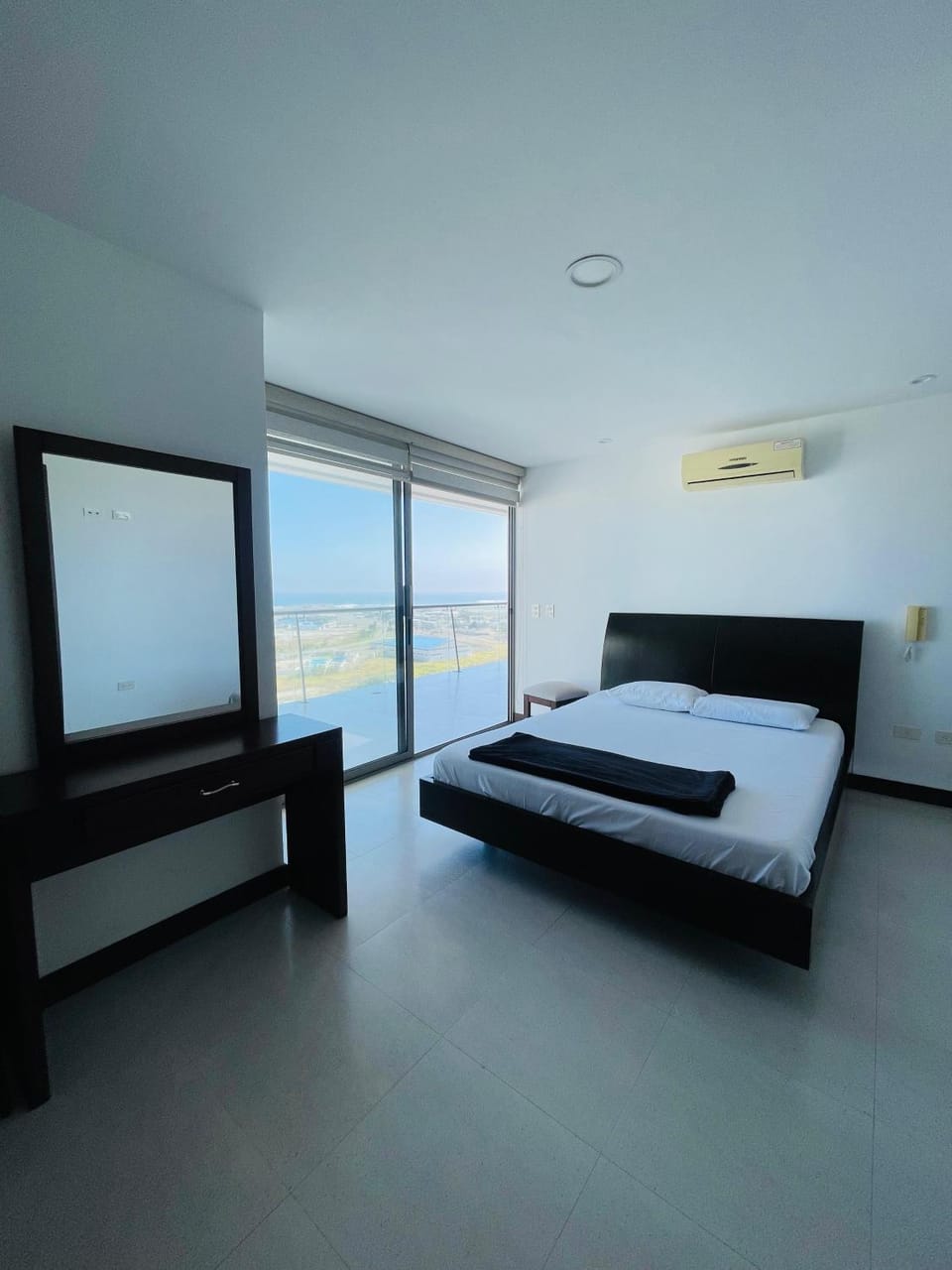 Bed, Natural landscape, Photo of the whole room, Bedroom, air conditioner
