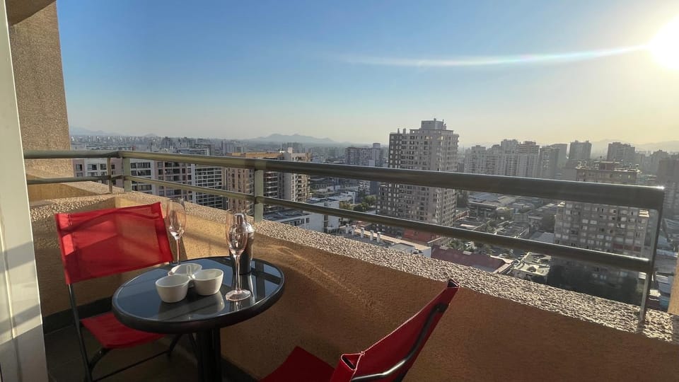 Spring, Off site, Day, Natural landscape, Coffee/tea facilities, View (from property/room), View (from property/room), Balcony/Terrace, Seating area, Dining area, City view, City view, Landmark view, Landmark view, Street view, Seasons, Time of day, Location, Sunset, Quiet street view