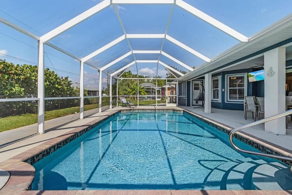 Patio, Pool view, Swimming pool