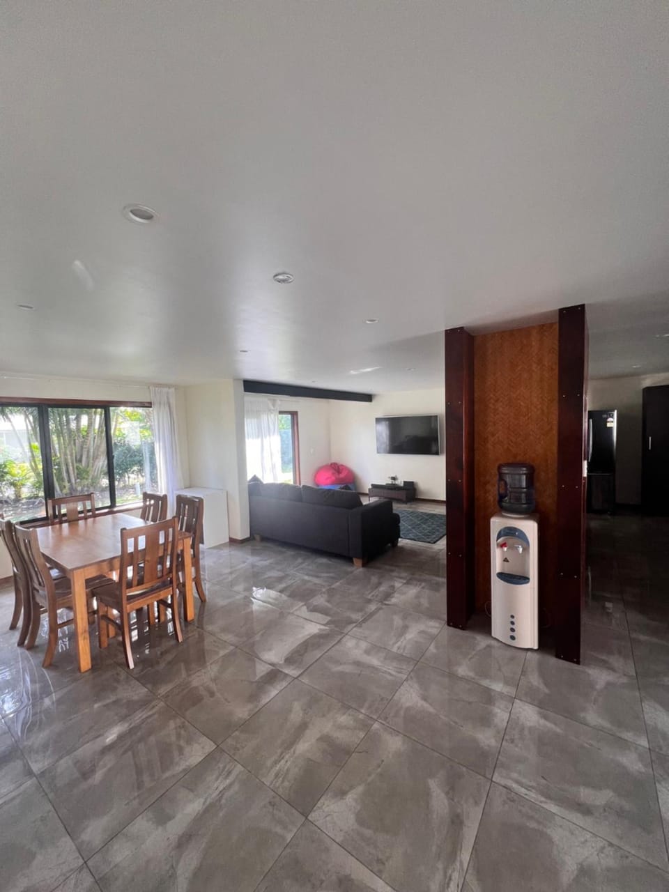 TV and multimedia, Dining area