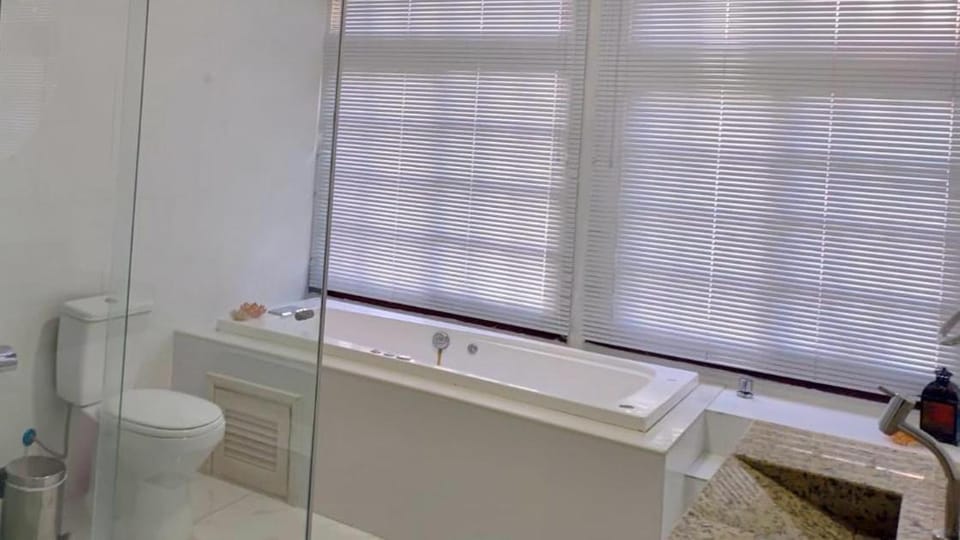 Toilet, Bath