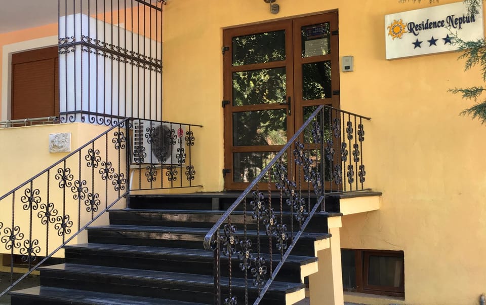 Property building, Facade/entrance