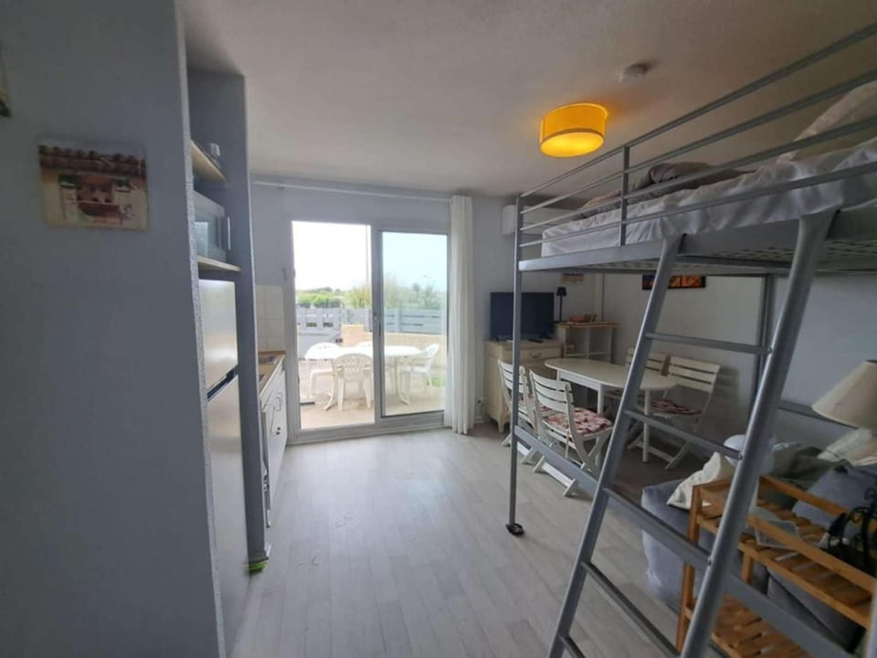 Studio rénové avec climatisation, terrasse et parking à Marseillan-Plage - FR-1-326-862 Apartment in Marseillan