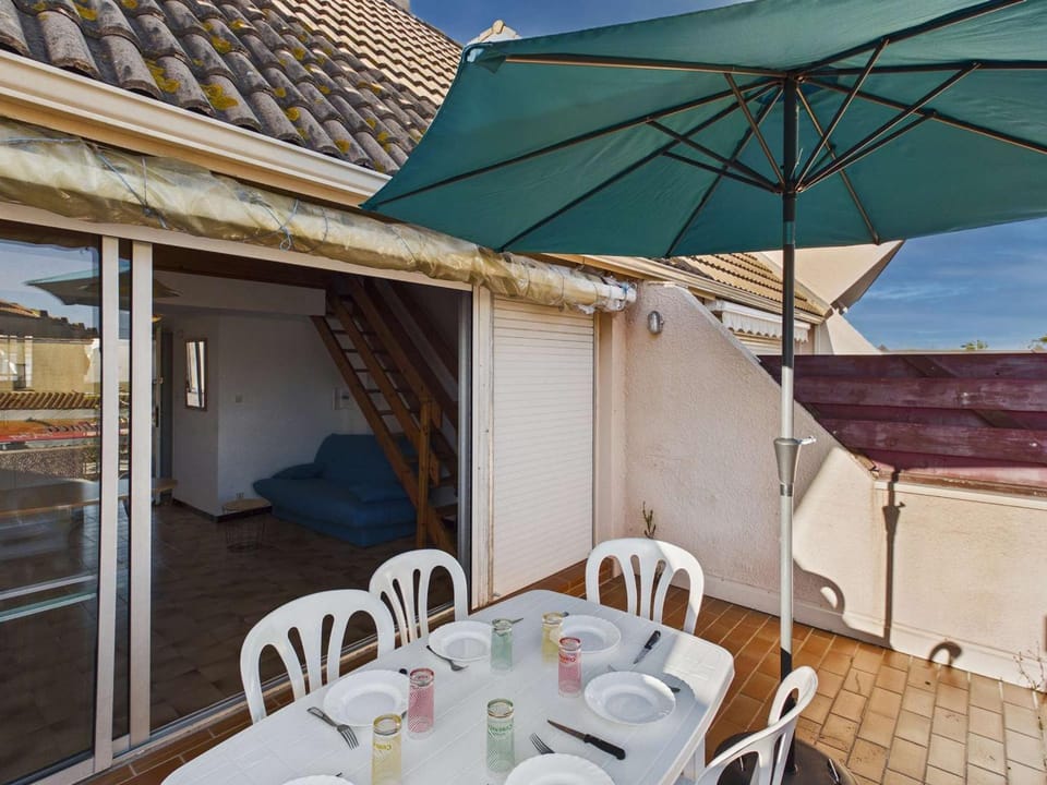 Appartement 2 pièces en duplex, proche plage, parking privé - FR-1-326-861 Apartment in Marseillan