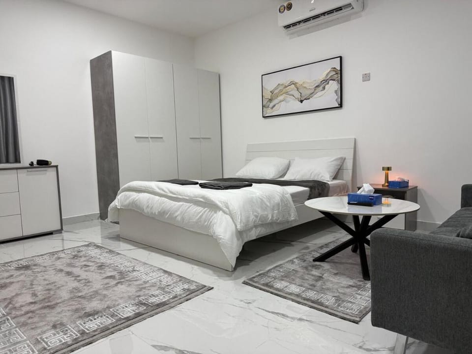 Brand new -Stylish Studio Near to Yas & Airport Apartment in Abu Dhabi