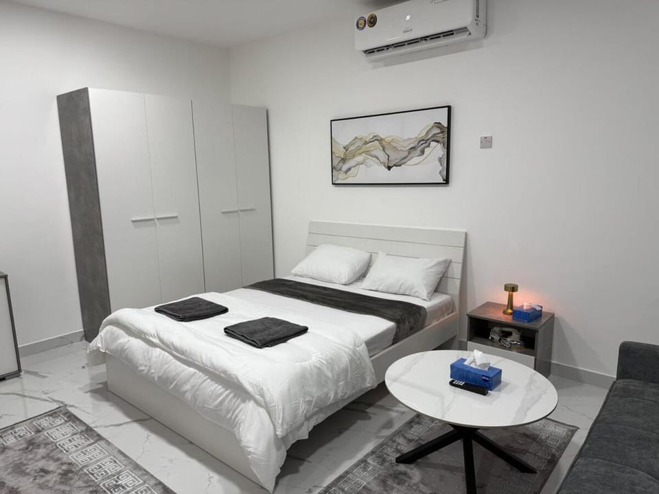 Brand new -Stylish Studio Near to Yas & Airport Apartment in Abu Dhabi
