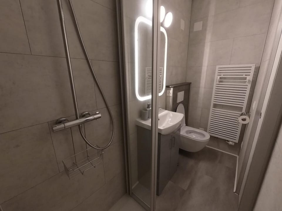 Shower, Toilet, Bathroom