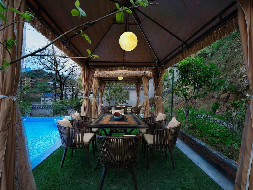 Property building, Day, Garden, Lounge or bar, Dining area, Garden view, Pool view, Swimming pool