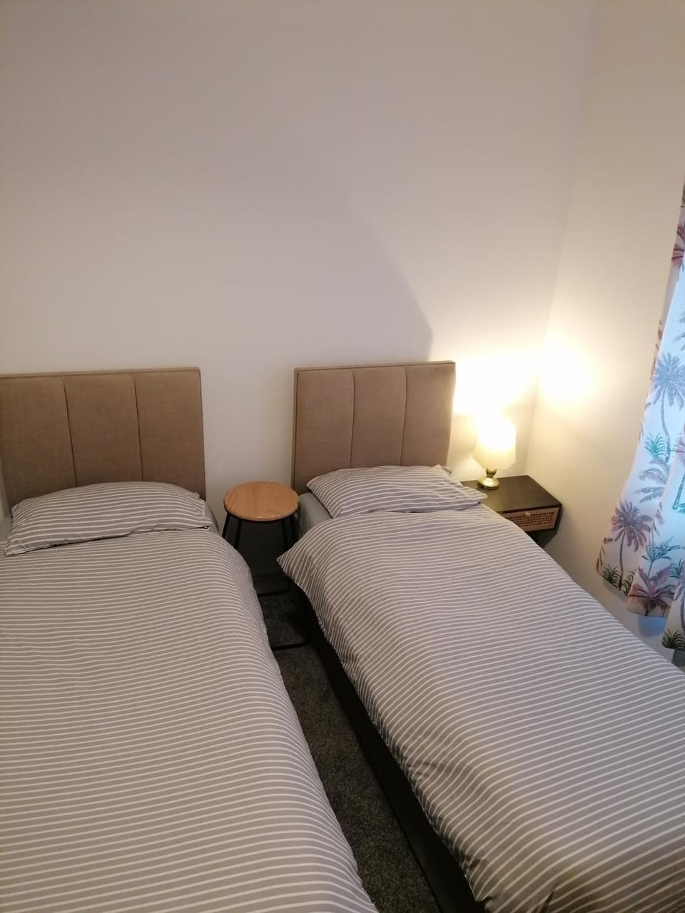 Warrington Guest House Bed and Breakfast in Stoke-on-Trent