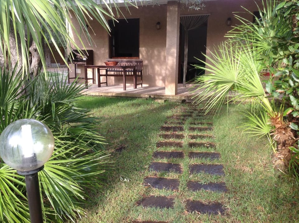 Facade/entrance, Garden view