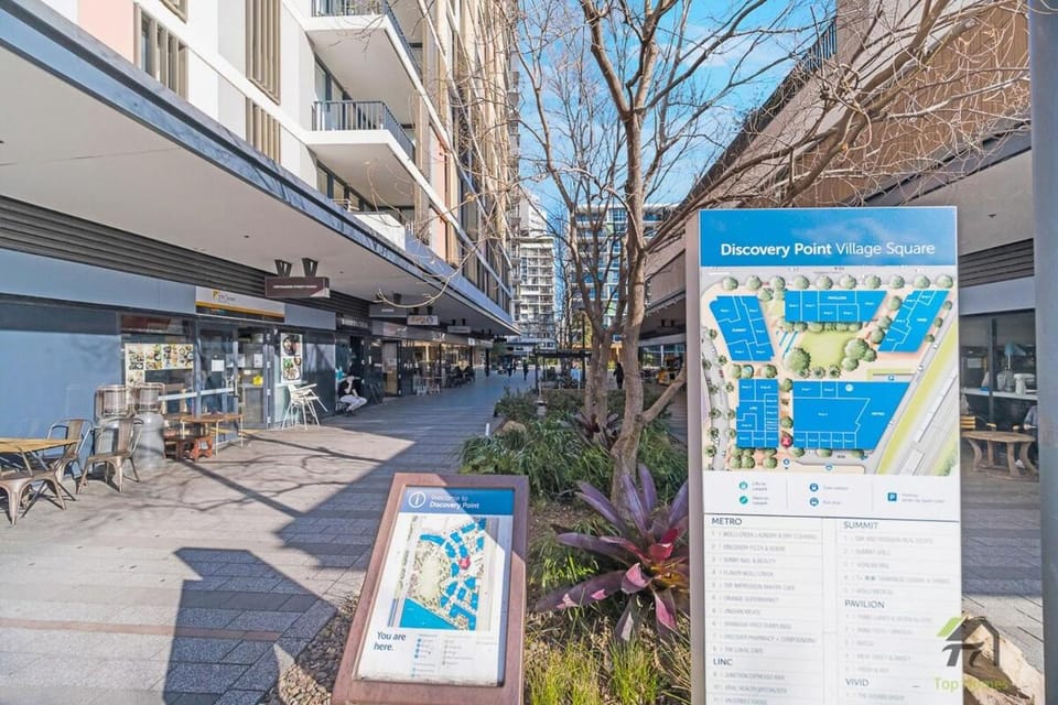 Brand new wood floor apartment located in Wolli Creek Apartment in Sydney