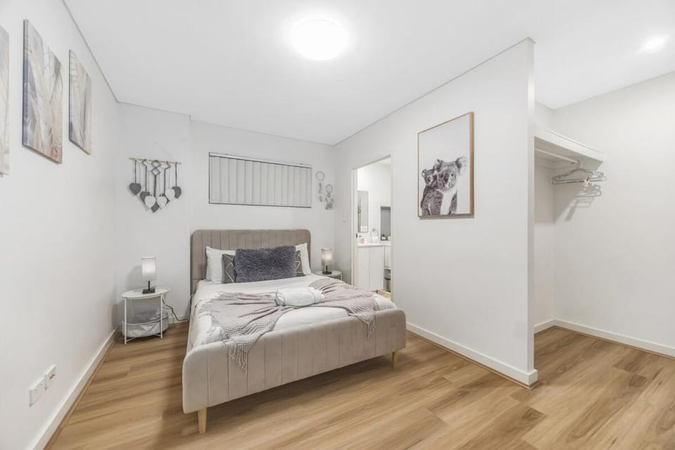Brand new wood floor apartment located in Wolli Creek Apartment in Sydney