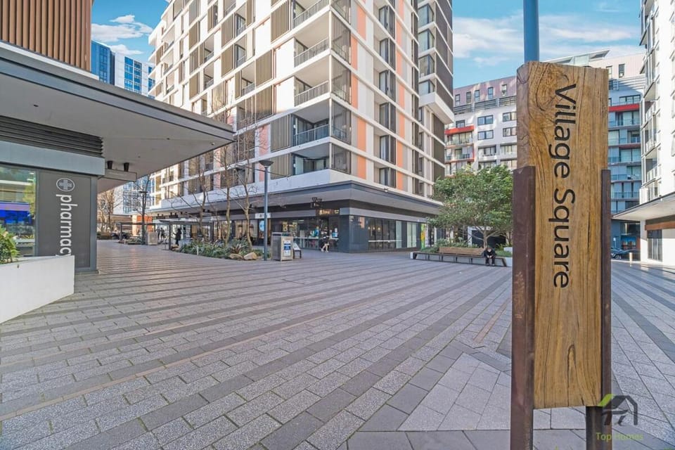 Brand new wood floor apartment located in Wolli Creek Apartment in Sydney