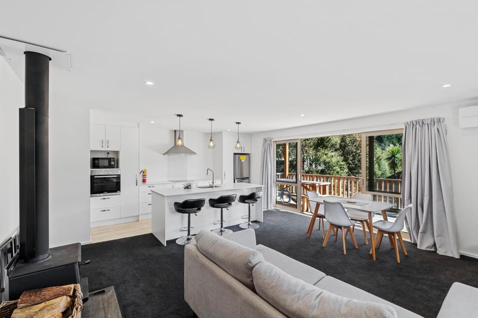 24 Acheron Heights House in Hanmer Springs