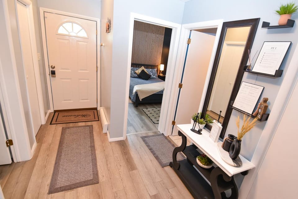 Bool Bear Lodge a pet friendly Pocono Vacation Home with Fireplace, BBQ and more House in Coolbaugh Township