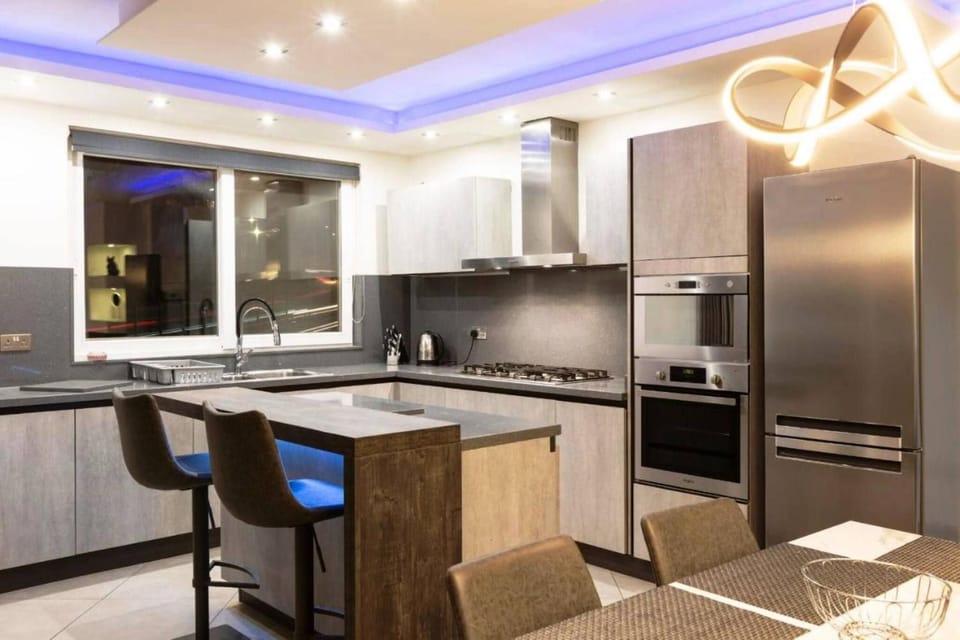 microwave, oven, kitchen