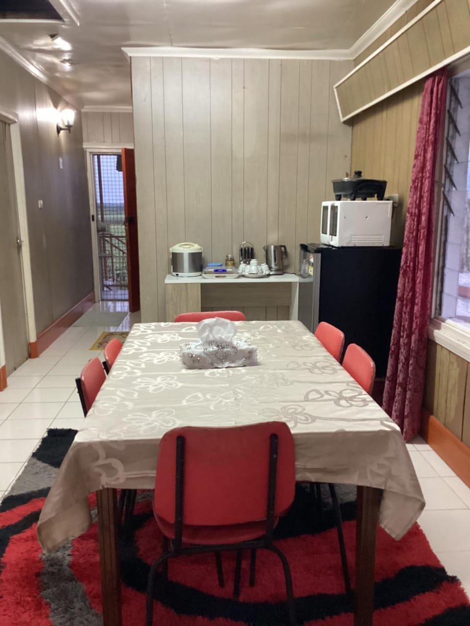 Kitchen or kitchenette, Photo of the whole room, Dining area, minibar