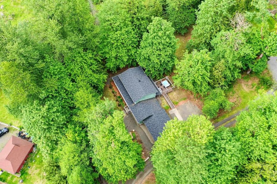 Chateau Relaxeau Game Room Hot Tub Fire Pit House in Welches