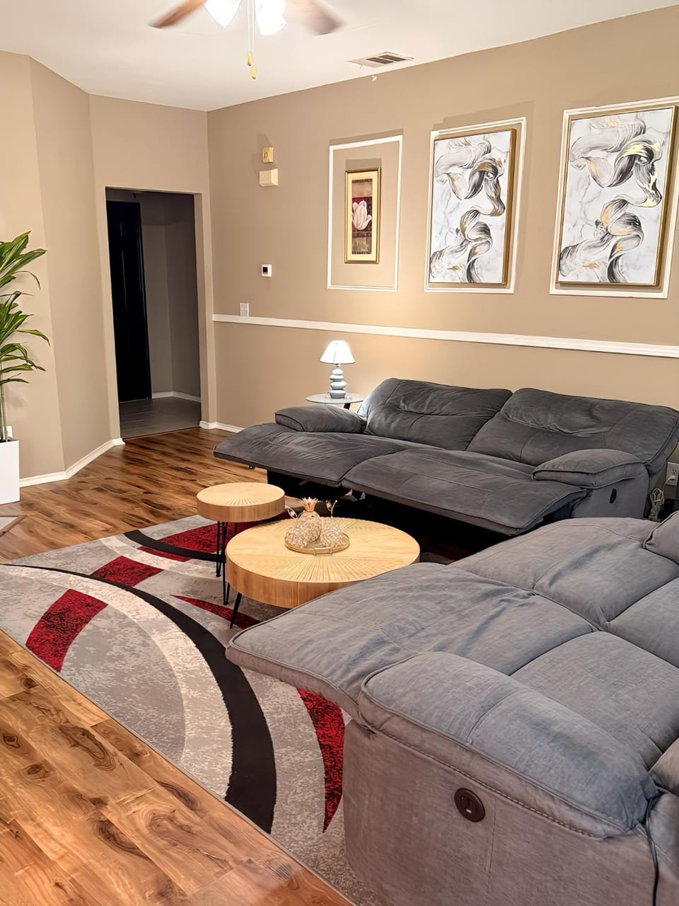 Dream away in this charming 3 beds home House in Dallas