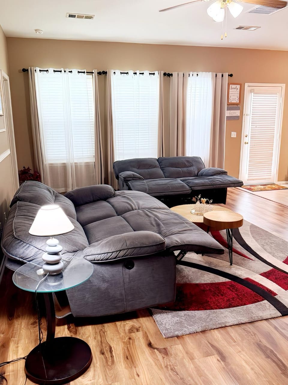 Dream away in this charming 3 beds home House in Dallas