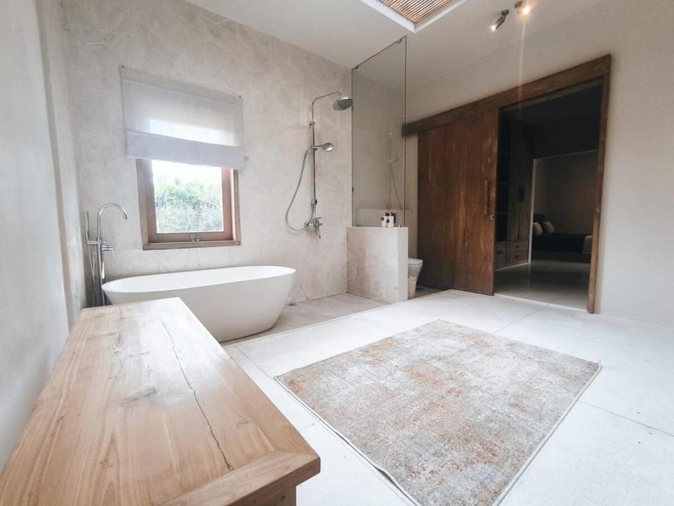 Bathroom, Bath