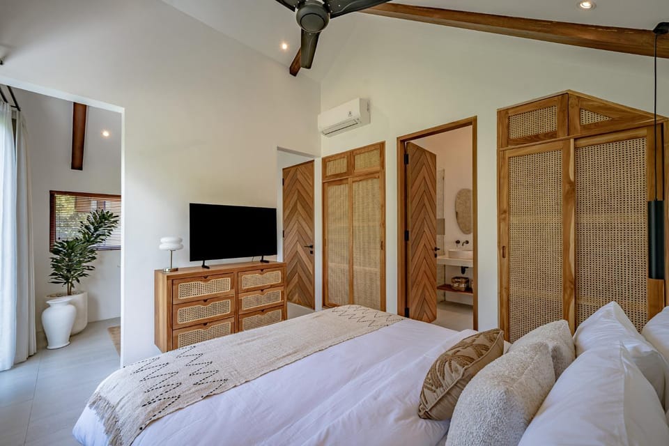 Bed, Bedroom, wardrobe